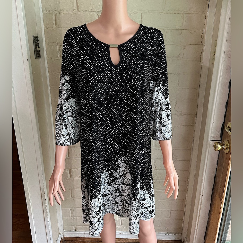 Espresso size medium black and white floral stretch comfy summer dress